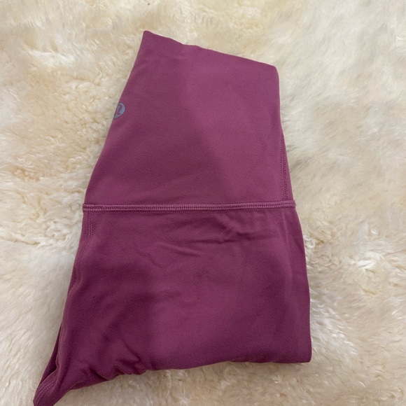 Lululemon Align Pant II 25"
Moss Rose size 2 - Picture 2 of 5